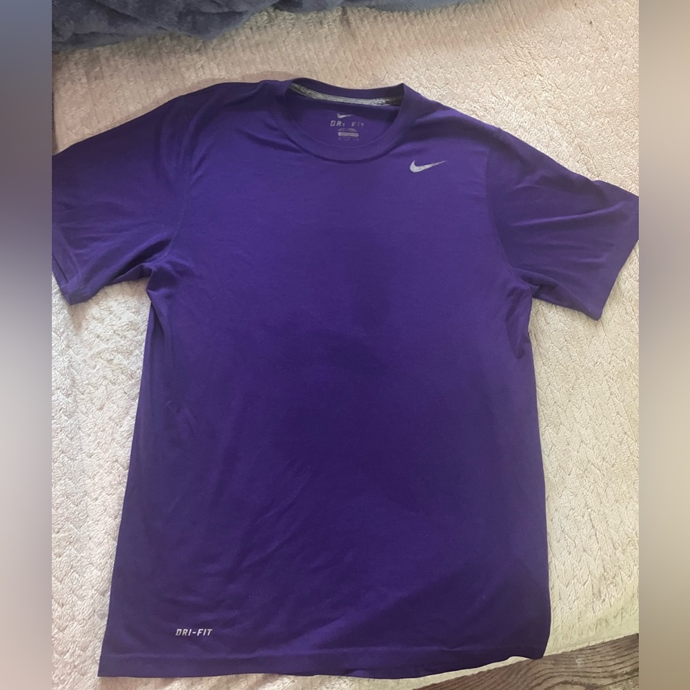 Women’s Nike Dry Fit T-Shirt Medium Dark Purple